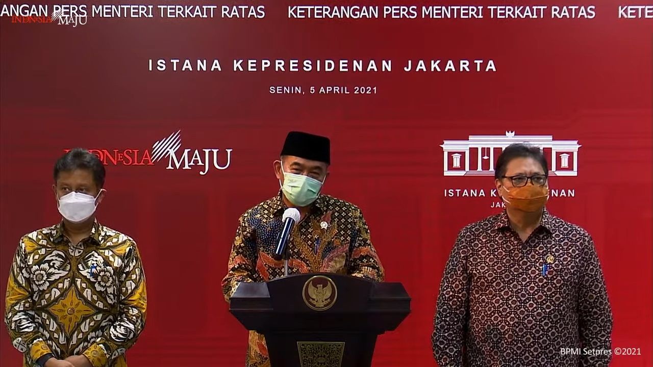 Pemerintah mengumumkan peraturan terkait aktivitas Salat Tarawih dan Salat Idul Fitri selama Ramadhan 2021. 