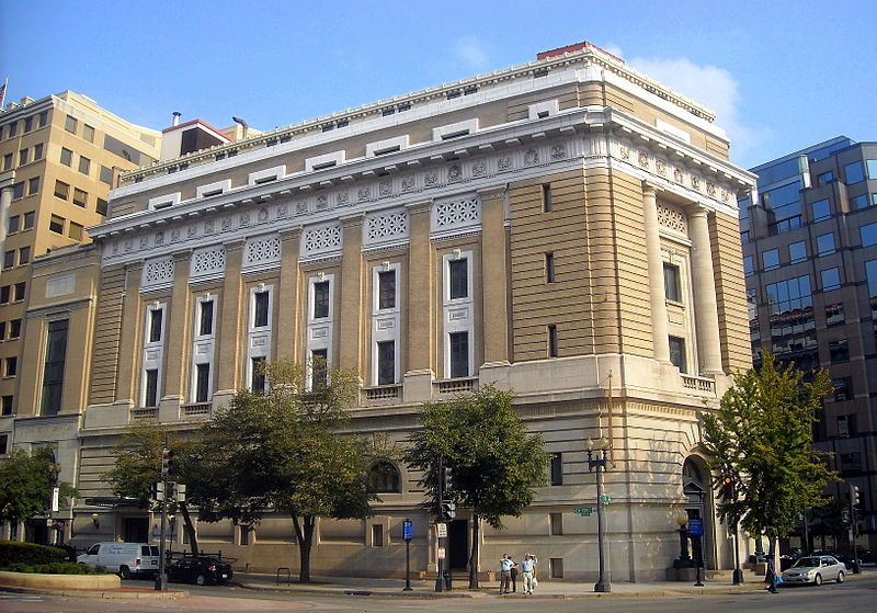 The National Museum of Women in the Arts (NMWA) adalah satu-satunya museum besar di dunia yang didedikasikan untuk seniman perempuan.