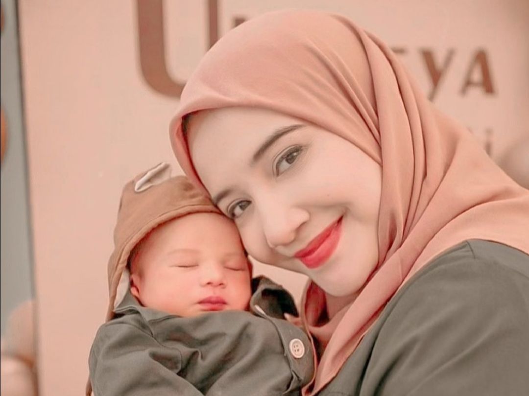 Nah ngomong-ngomong soal aktivitas Ukkasya, sebetulnya apasih tummy time itu? Apakah Kawan Puan tahu?