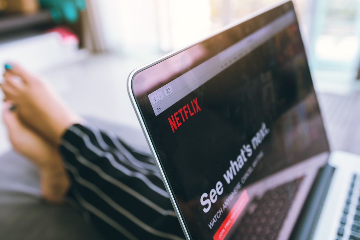 Untuk mengobati kerinduan jalan-jalan ke luar negeri, simak rekomendasi serial Netflix tentang perjalanan berikut ini!