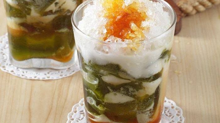 Bosan dengan kolak dan es buah, es cincau dapat menemani kamu berbuka puasa. Berikut cara mudah membuat es cincau.