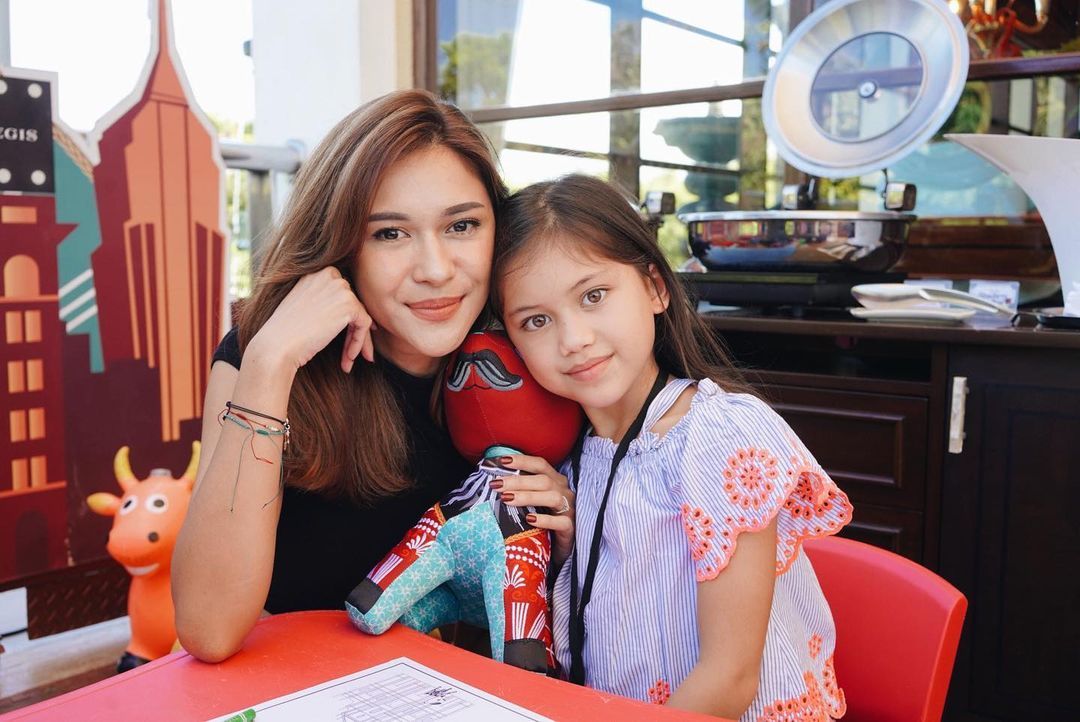 Tak ingin anak terobsesi dengan standar kecantikan, Nana Mirdad ingatkan pentingnya ajarkan Self Acceptance pada anak.