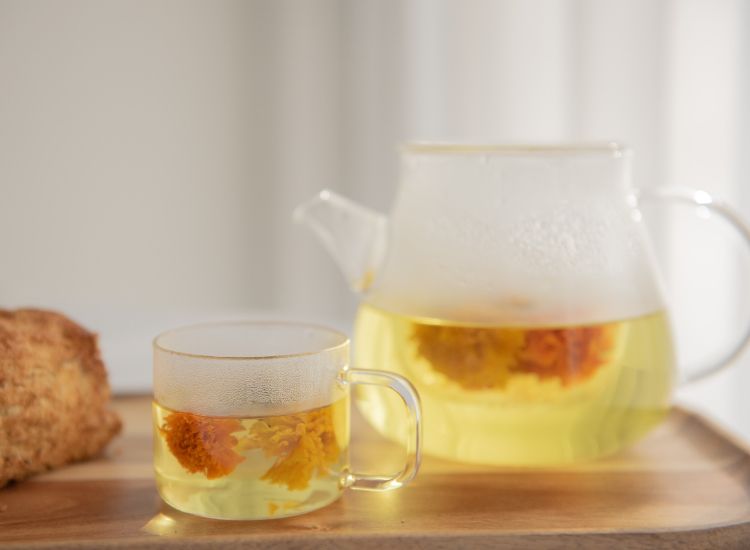Menjaga kesehatan lambung selama bulan puasa bisa dilakukan dengan mengkonsumsi beberapa jenis minuman ini. Selamat mencoba!