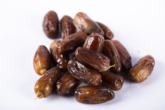 Kurma menjadi makanan yang banyak dijumpai saat bulan Ramadan. Faktanya buah ini memiliki manfaat baik untuk kesehatan kulit dan rambut. Apa saja? 