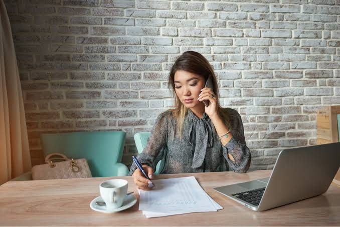 Jangan asal bicara saat dihubungi oleh pihak perekrut dari suatu perusahaan melalui telepon.  Perhatikan lima hal Ini supaya bisa menjawanb lancar
