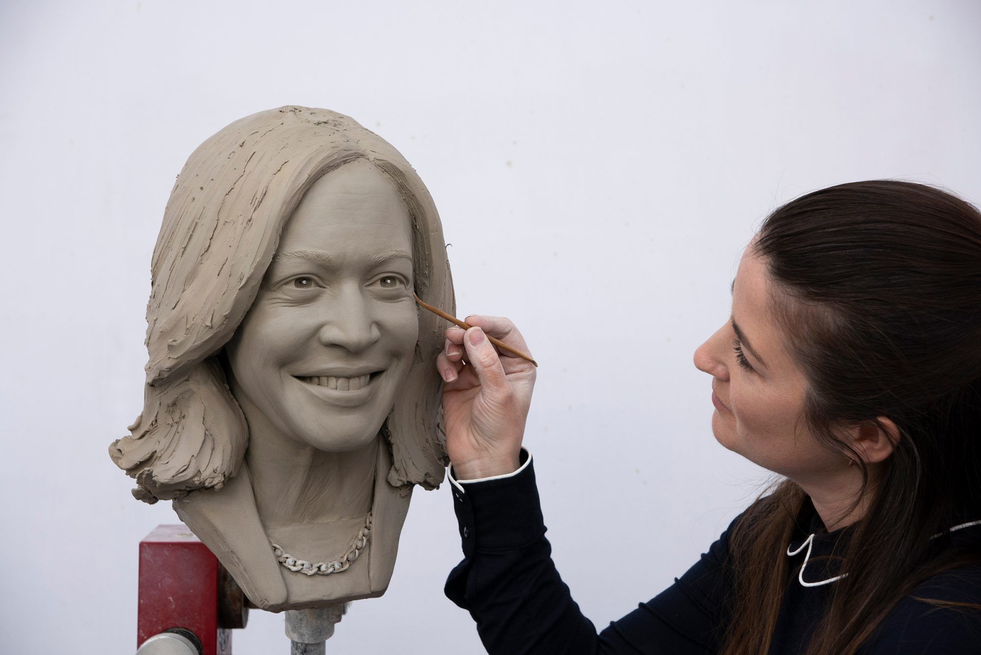Wakil presiden perempuan pertama Amerika Serikat, Kamala Harris, akan dibuatkan patung lilin di Madame Tussauds bersama figur presiden Joe Biden. 