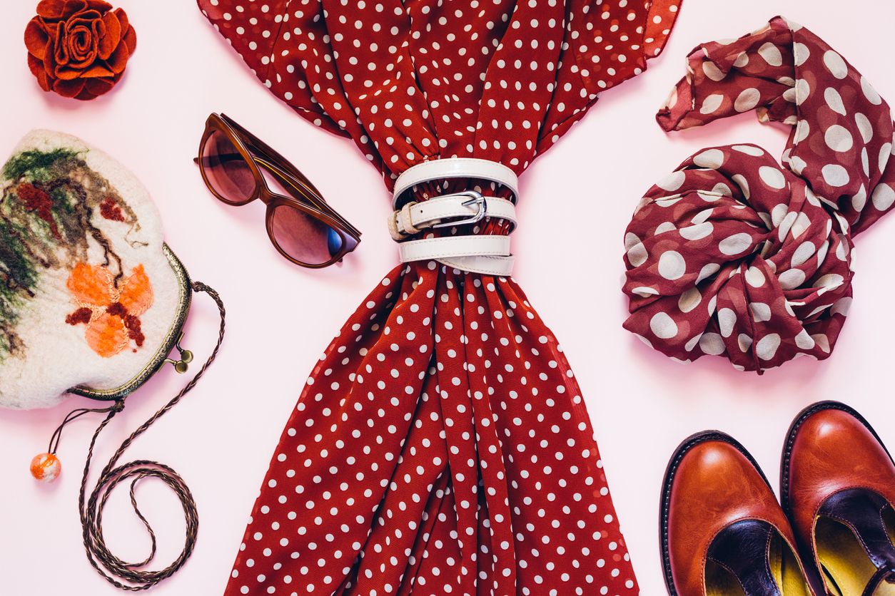 Kawan Puan, apakah kamu rindu fashion saat masih kecil? Jika iya, ini item fashion anak-anak yang bisa kamu kenakan saat dewasa...