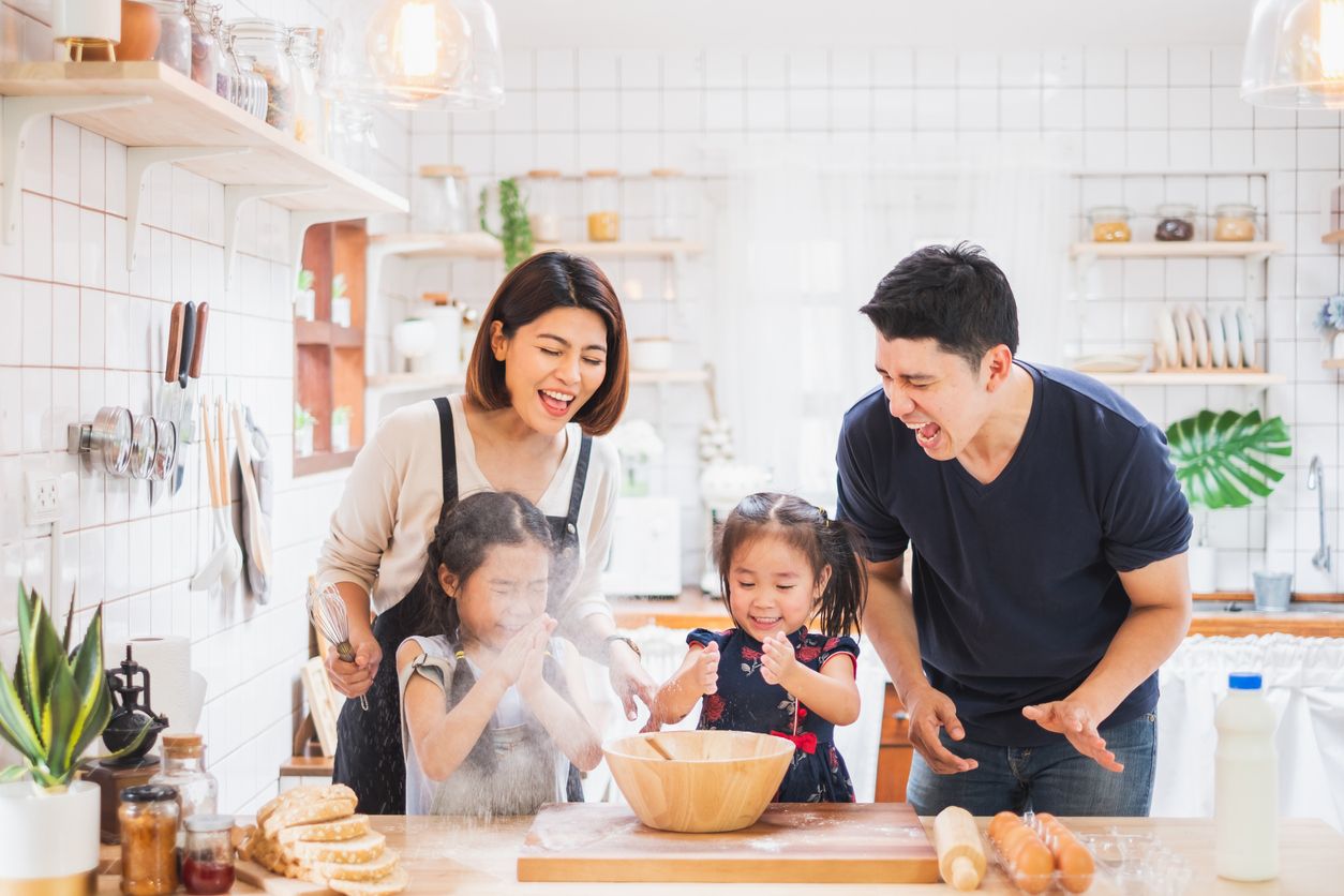 Kawan Puan, kursus masak ini ada yang offline dan online. Simak yuk apa saja kursus memasak yang bisa kamu dan suami ikuti!