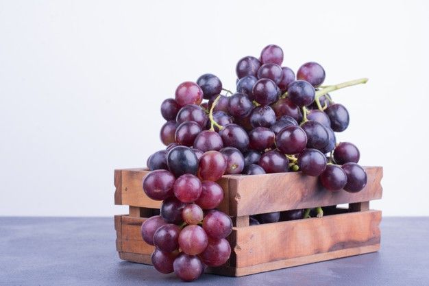 Cuma konsumsi buah pepaya, alpukat hingga anggur, kamu akan mendapatkan kulit yang kencang dan awet muda.