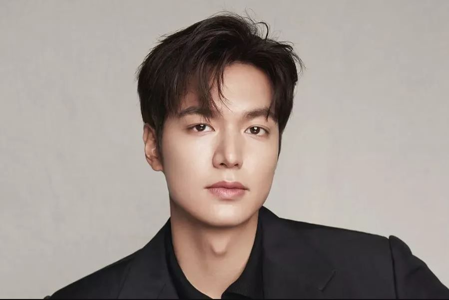 Aktor Korea Selatan, Lee Min Ho turut mendengar kabar tragedi Stadion Kanjuruhan Malang usai laga Arema vs Persebaya dan mengucap duka cita.