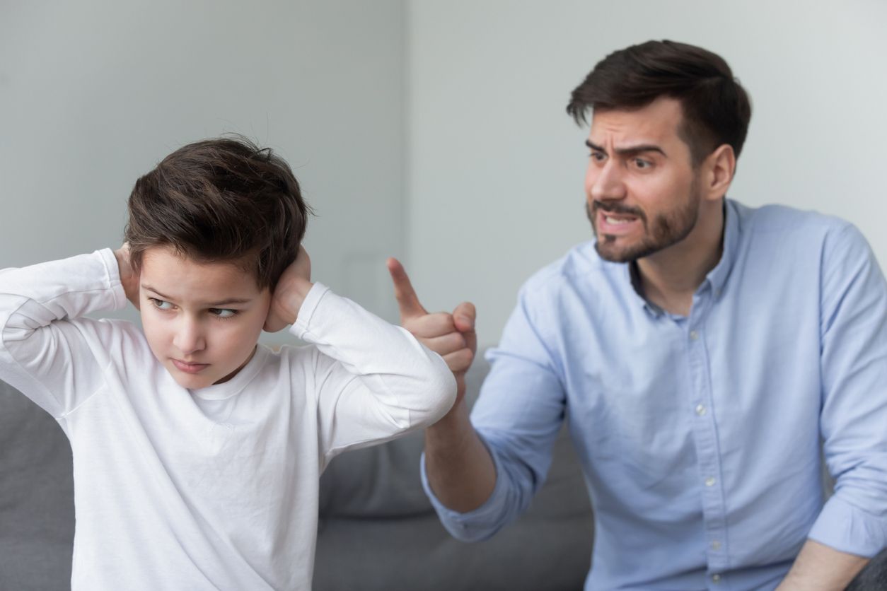Toxic masculinity ternyata menghilangkan koneksi antara ayah dan anak. Kok bisa? Ini penjelasan logisnya...