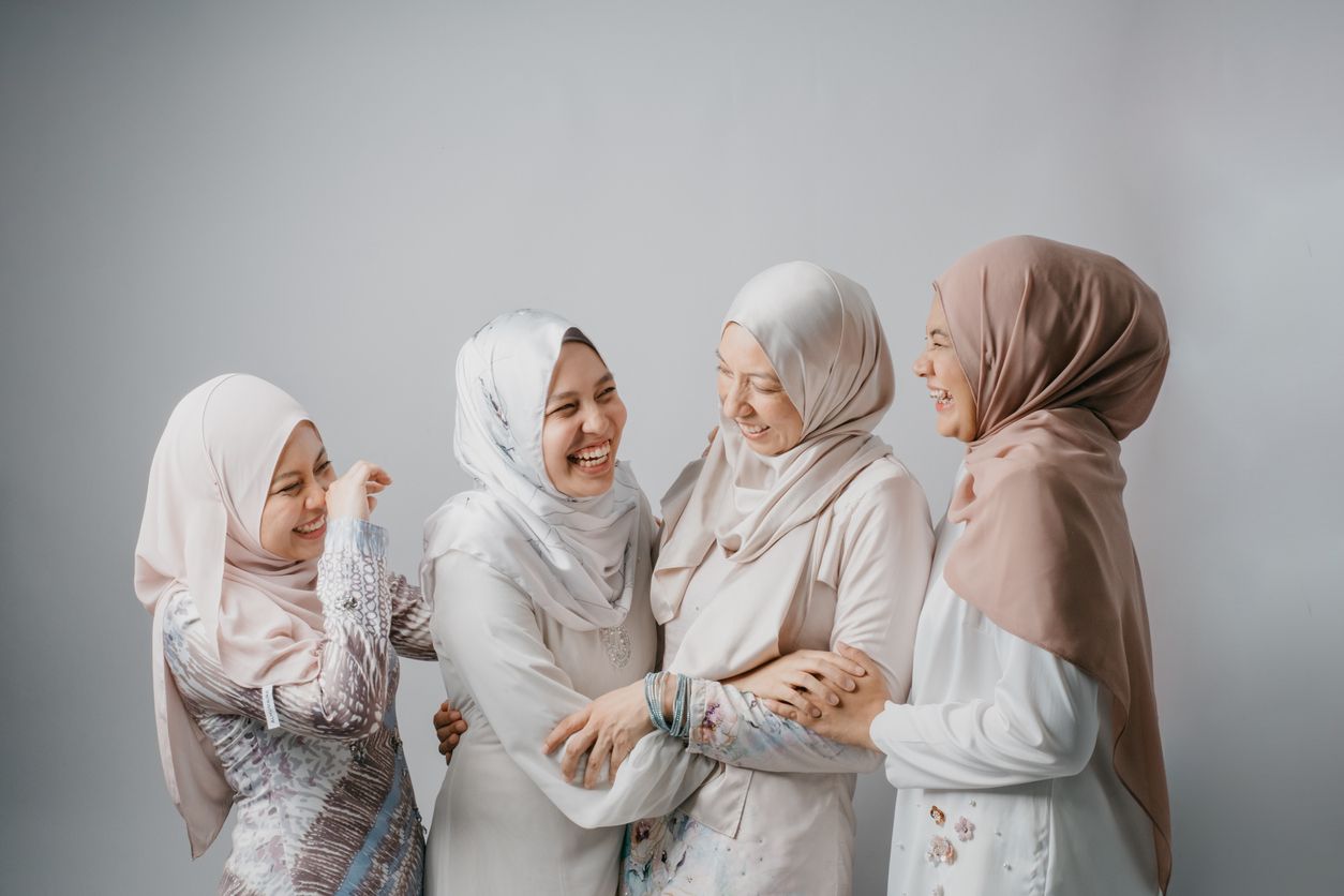 Begini penerapan protokol kesehatan dalam rangka pencegahan Covid-19 di momen Lebaran. Pastikan tetap jaga jarak, pakai masker, dan hindari kerumunan