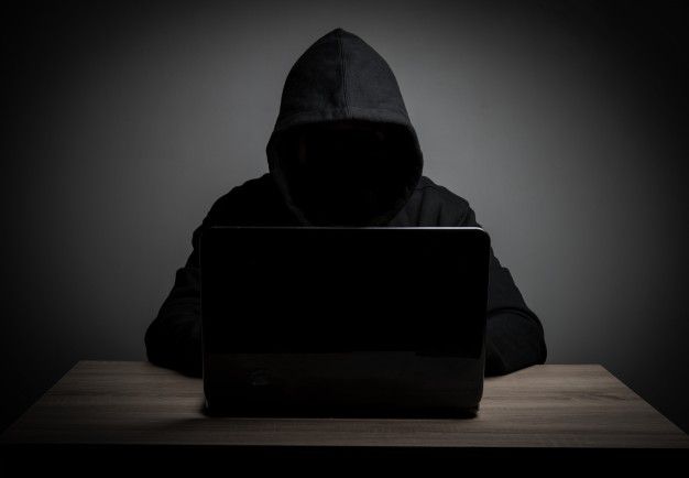 Aktivitas media sosial kian mengkhawatirkan, salah satunya adalah tindakan cyberstalking. Simak, cara melindungi akun sosmedmu!