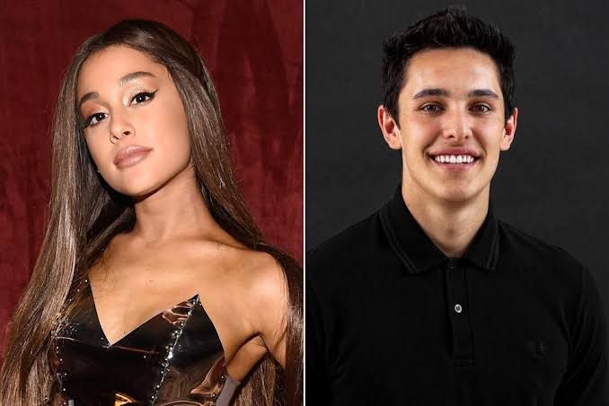 Penyanyi perempuan beraliran pop Ariana Grande baru-baru ini resmi menikah dengan pengusaha real estate sukses AS Dalton Gomez. 
