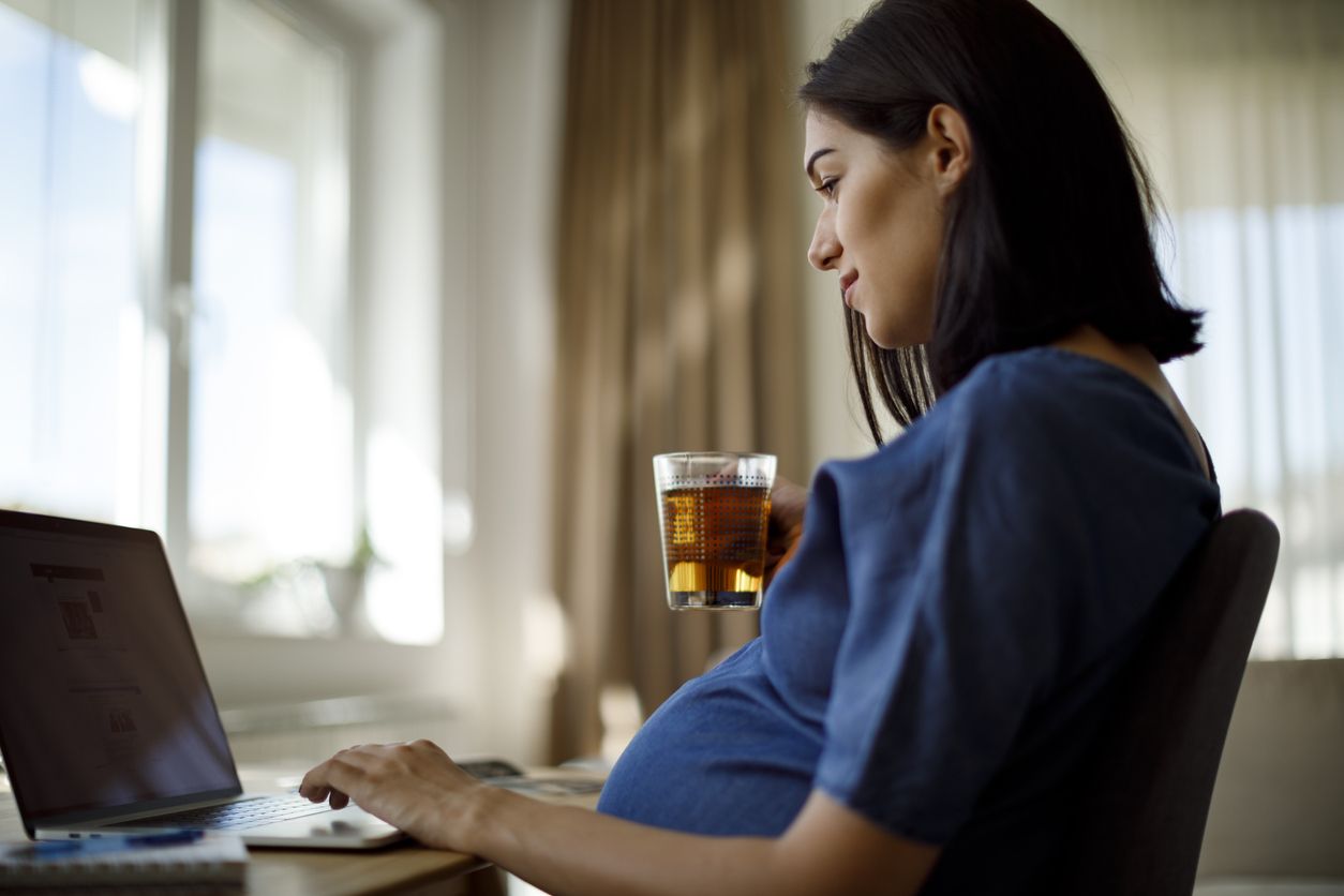 Meski terbuat dari teh yang manis, ternyata ada beberapa orang yang tidak disarankan mengonsumsi kombucha. Siapa saja?