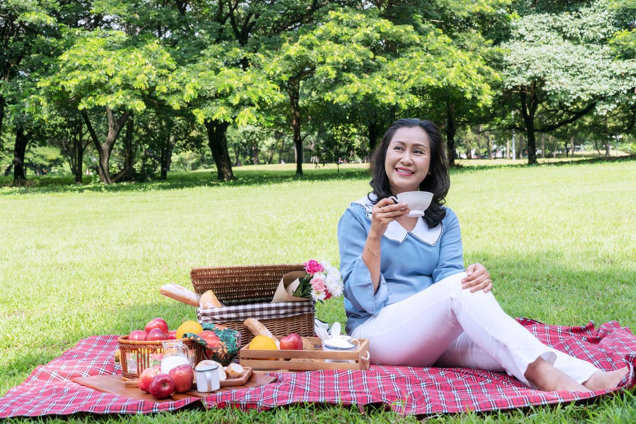 Memasuki usia 50-an, ada beberapa makanan yang sebaiknya dihindari Kawan Puan, agar tubuh tetap sehat dan fit. Apa saja ya?