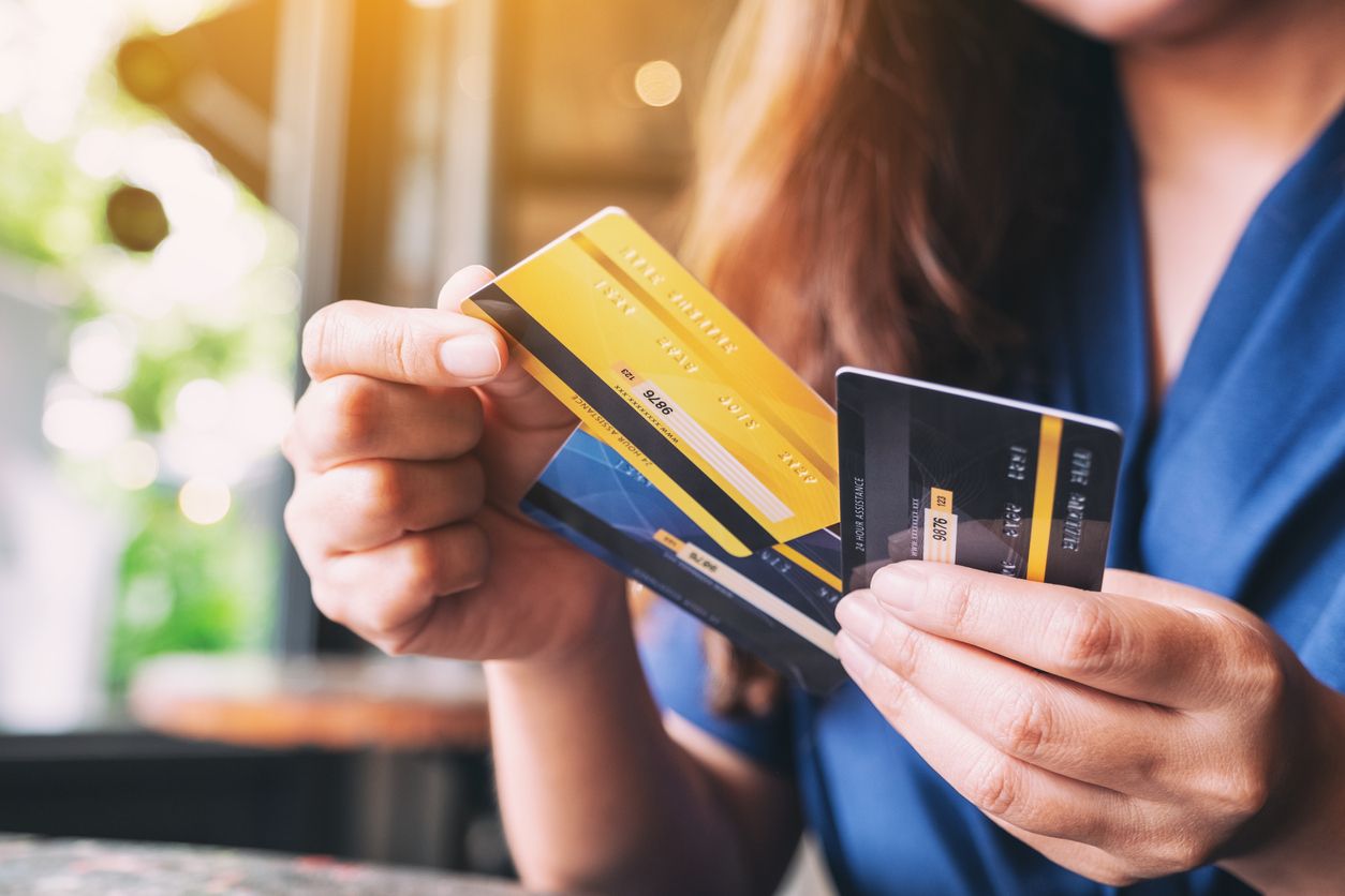 Wajib dicatat! Berikut batas waktu untuk mengganti kartu ATM BRI, Mandiri, BNI, dan BCA serta cara menggantinya. Jangan sampai terlewat!