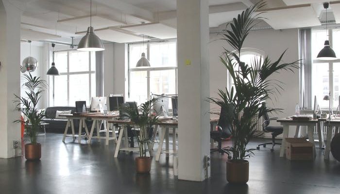 Ini keuntungan yang bisa kamu dapatkan jika bekerja di coworking space. Salah satunya usir jenuh karena harus WFH di masa pandemi.