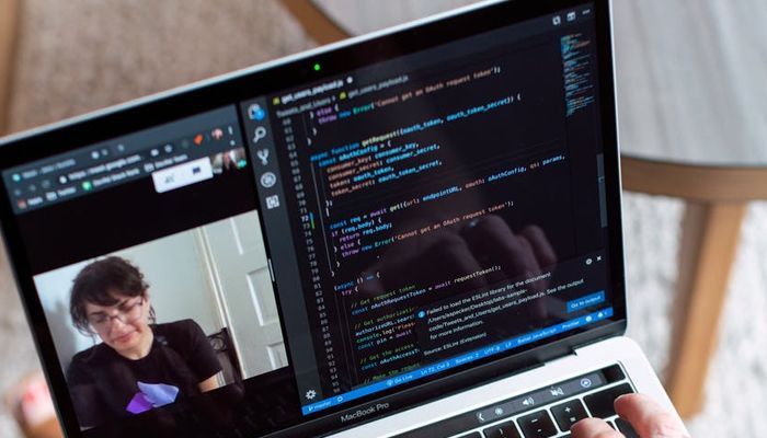 Lima aplikasi ini memungkinkanmu mengadakan pesta virtual dalam rangka membatasi pertemuan dan kontak fisik di masa pandemi.