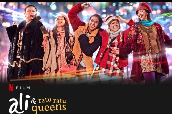 Para pemeran 'Ali & Ratu-Ratu Queens' seperti Happy Salma, Nirina Zubir, Asri Welas, dan Tika Panggabean membagikan pengalaman kocaknya saat syuting.