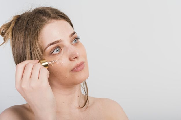 Skincare yang viral di TikTok ini menjadi populer di dunia nyata. Wow! Simak yuk apa saja skincare yang viral di TikTok.