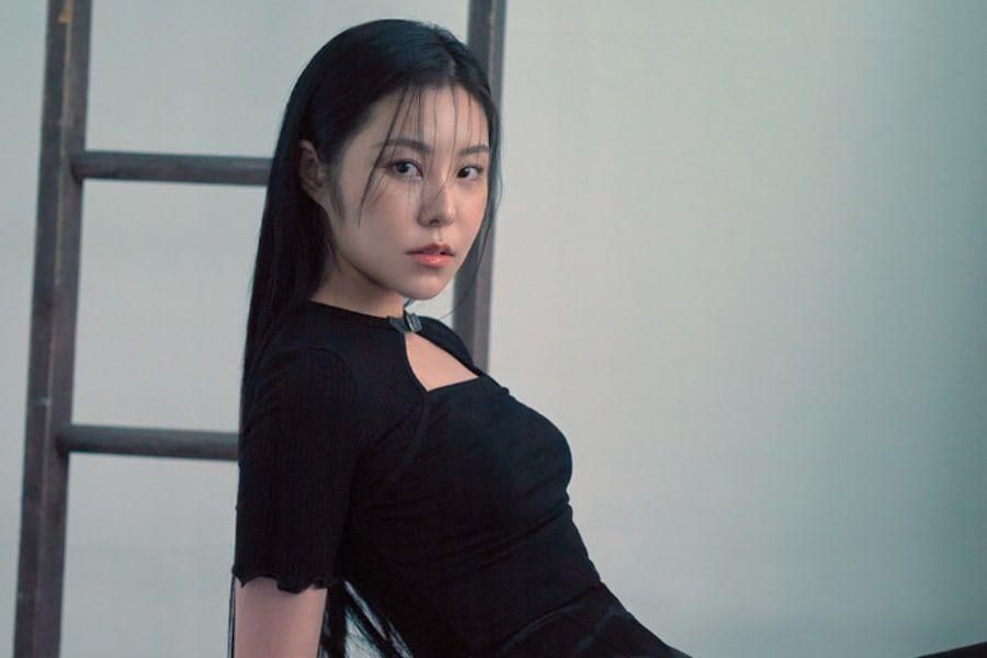 Menyusul berita kepergiannya dari agensi RBW, Wheein, mengunggah surat tulisan tangannya di akun Instagram pribadinya. Ini isi suratnya.