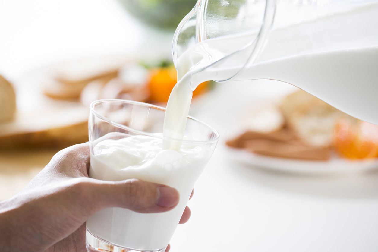 Jelang Hari Susu Sedunia, yuk, ketahui 5 manfaat kesehatan rutin minum susu, salah satunya menjaga kesehatan jantung.