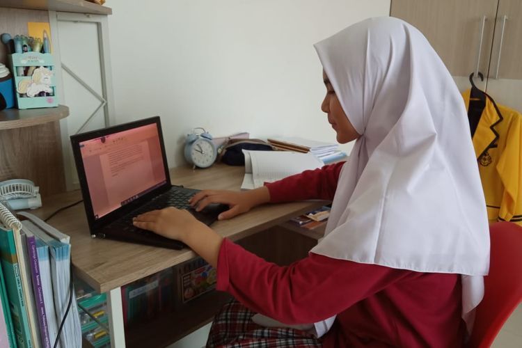 Mulai Senin (7/2/2022), Pemkot Tangerang Selatan (Tangsel) akan menerapkan sistem pembelajaran jarak jauh (PJJ) di semua sekolah wilayah Tangsel.