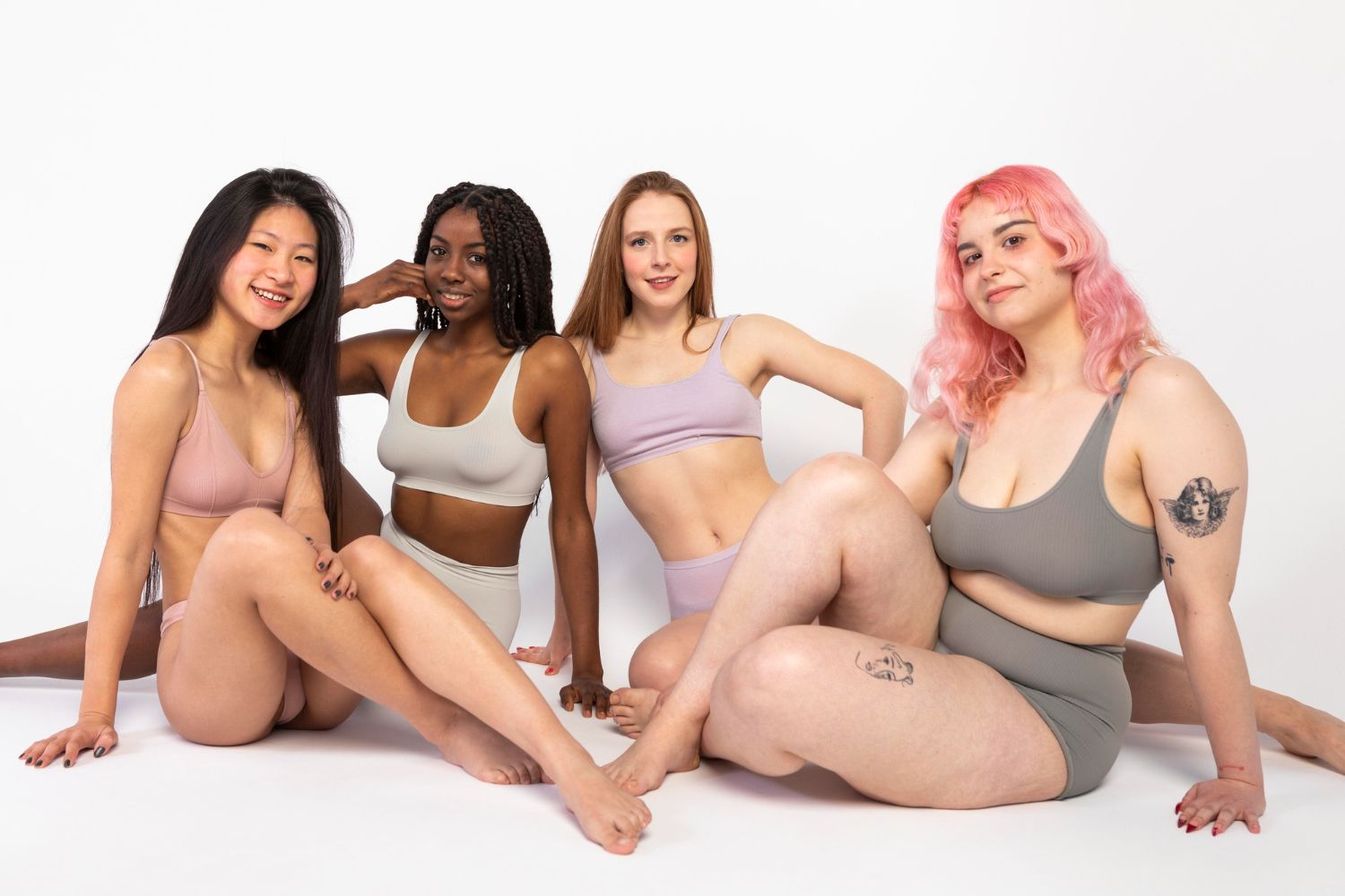 Istilah body positivity kembali dibicarakan di media sosial. Untuk itu, yuk kembali mengenal apa itu body positivity dan pentingnya memiliki hal ini!