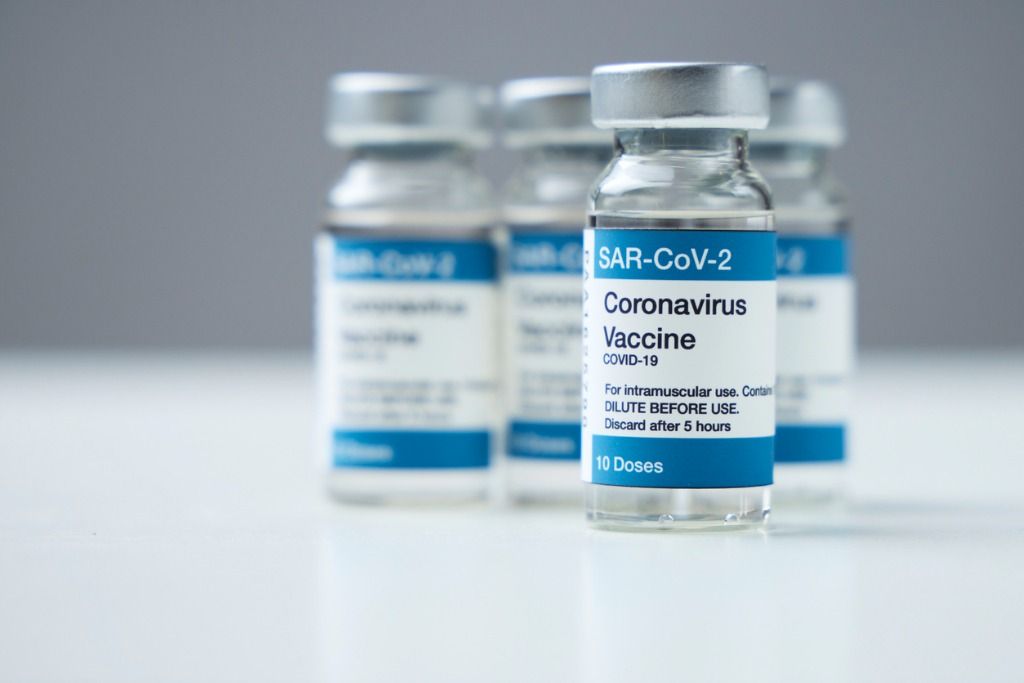 Kawan Puan, berikut ini penjelasan dari dokter tentang dosis ketiga vaksin  Covid-19 yang diterima tenaga kesehatan