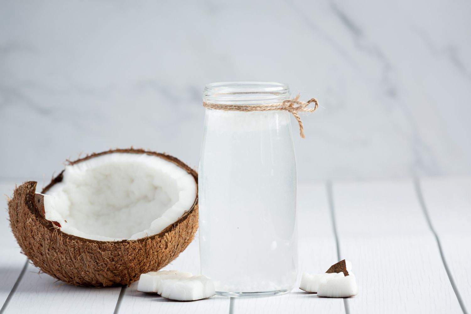 Salah satu alternatif gaya hidup yang semakin disukai masyarakat  adalah dengan mengonsumsi air kelapa. Ini manfaat dan cara konsumsi yang tepat