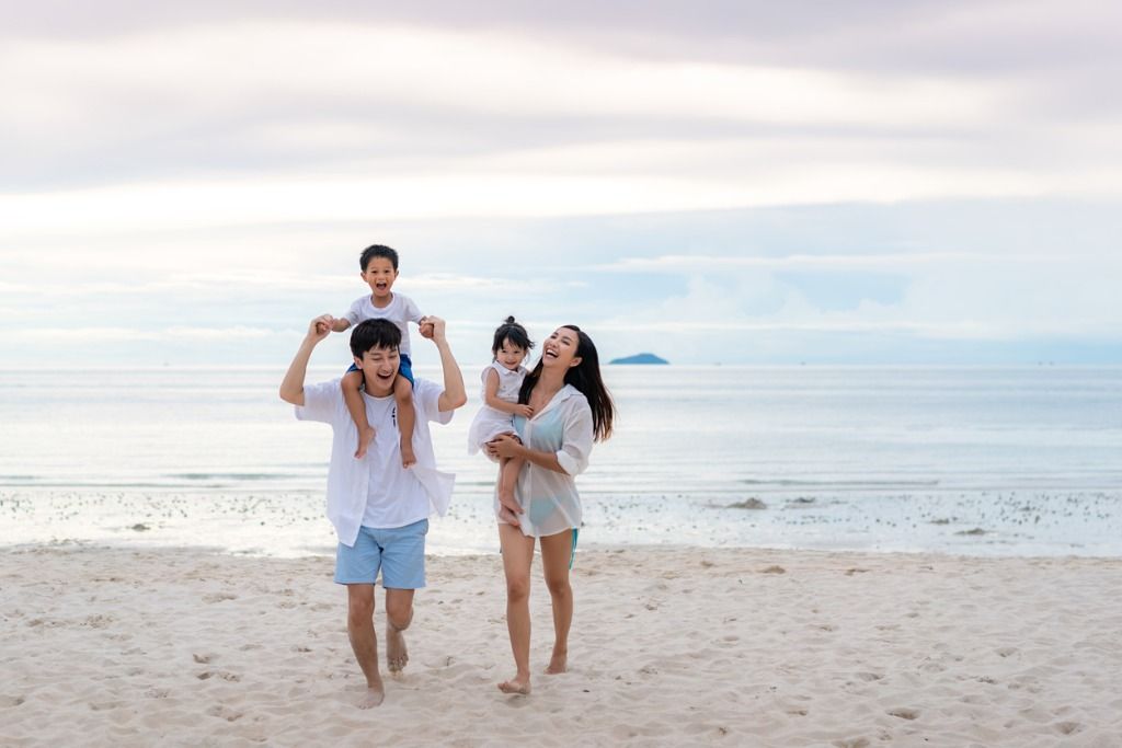 Kawan Puan yuk simak berikut ini tips traveling seru bersama keluarga ala travel blogger Marischka Prudence