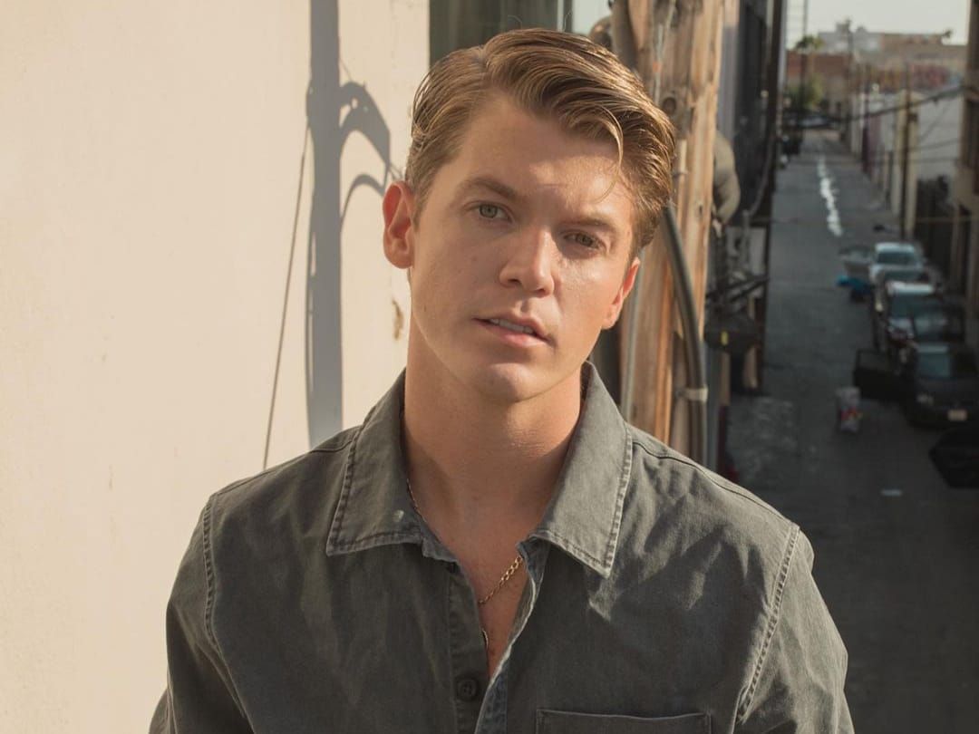 Jamie Miller mengisi soundtrack drama Snowdrop berjudul Wishes. Lagu itu muncul dalam salah satu episodenya. Yuk, simak lagu ini berkisah tentang apa!