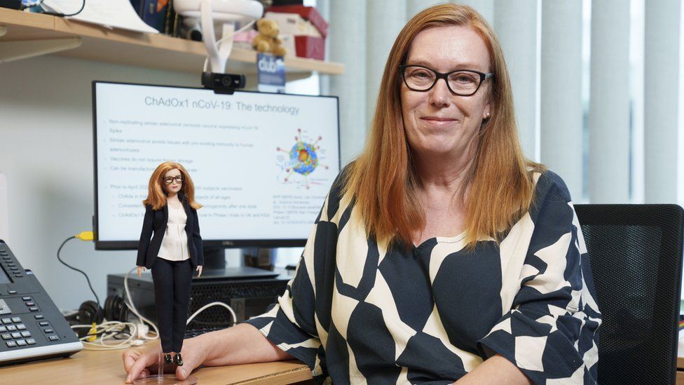 Ilmuwan di balik vaksin AstraZeneca, Sarah Gilbert, jadi inspirasi untuk boneka barbie. Hal ini untuk menarik minat remaja di bidang sains.