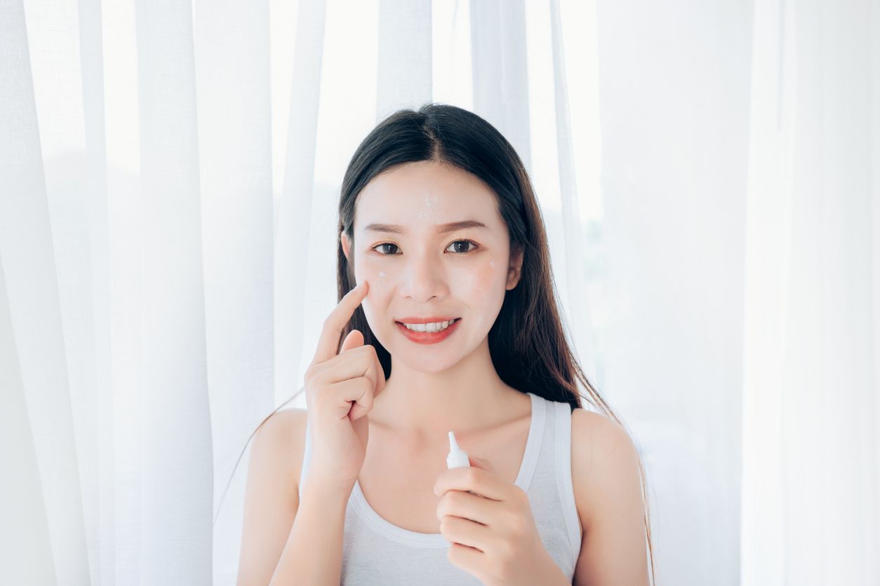 Kawan Puan, yuk aplikasikan sunscreen dengan menggunakan teknik finger rule. Simak penjelasannya berikut ini yuk!