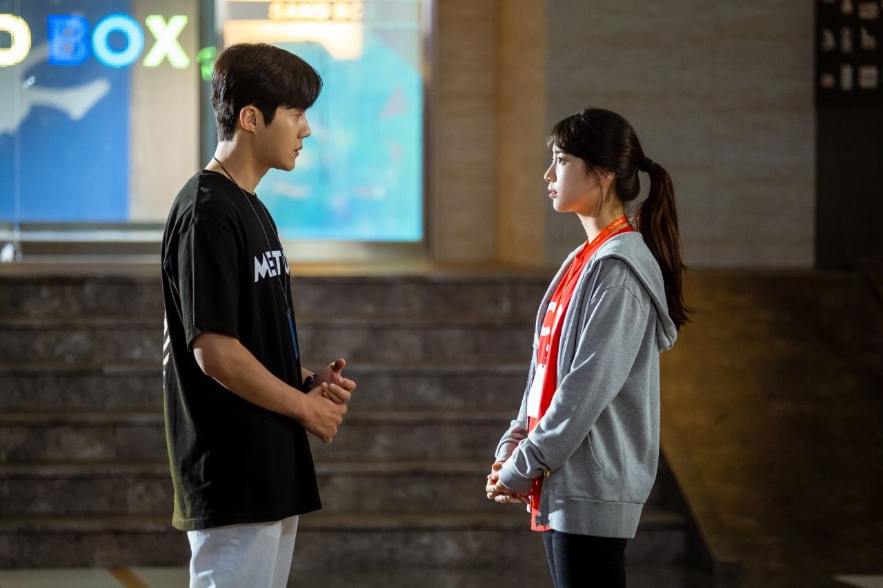 Rekomendasi drama Korea yang cocok ditonton oleh perempuan karier. Di antaranya yakni Start-Up (2020) dan Itaewon Class (2020).