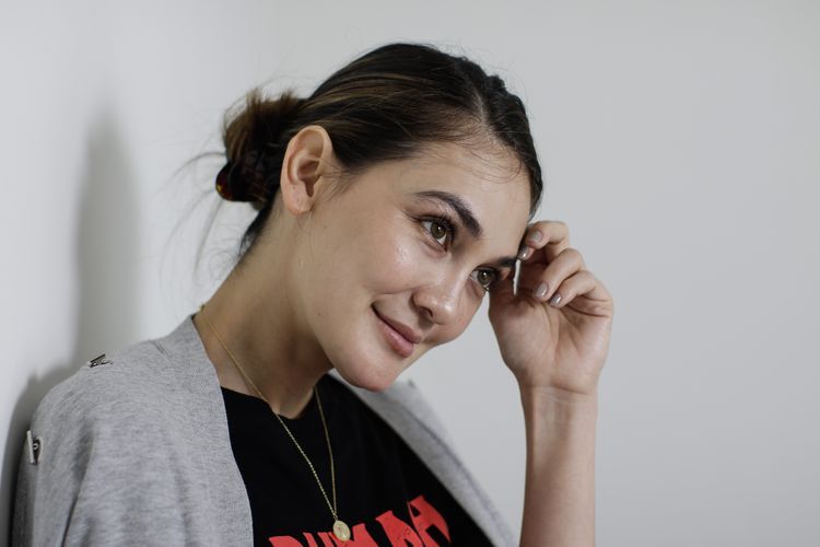 Berawal dari hobi skincare, Luna Maya menceritakan proses riset untuk produk kecantikan miliknya yaitu NAMA Beauty.