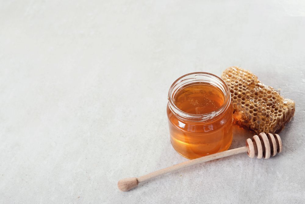 Berikut ini 5 jenis obat alami untuk membantu mengatasi penyakit menluar seksual. Yuk, simak penjelasannya!