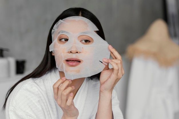 Kawan Puan ternyata merek lokal punya masker wajah yang mengandung madu dan memiliki khasiat yang bagus. Ini 5 rekomendasi mereknya...