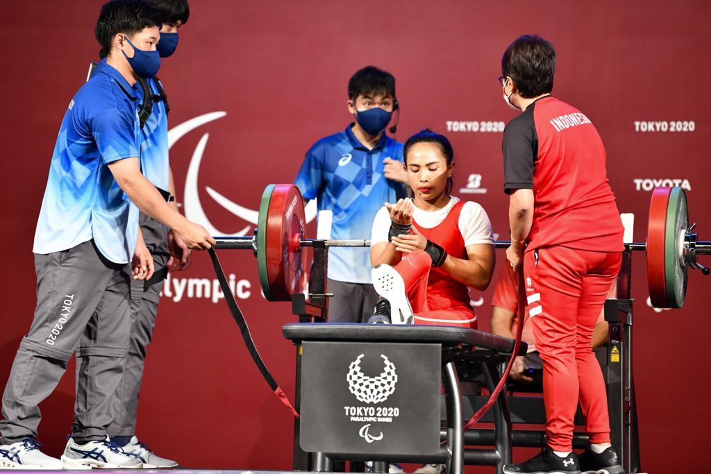Ni Nengah Widiasih,peraih medali perak Paralimpiade Tokyo 2020 mendapat hadiah berupa uang tunai dan gratis belanja di layanan pesan antar makanan.