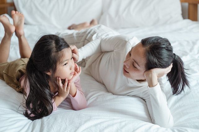 Kesehatan seksual dan reproduksi perempuan kerap menjadi hal yang tabu. Padahal, pendidikan mengenai hal tersebut sangat penting untuk anak. 