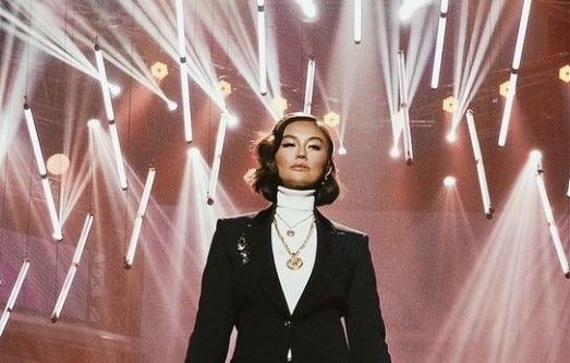 Mengharumkan nama bangsa, penyanyi AgnezMo diangkat menjadi Duta Bangsa Bela Negara oleh Kementrian Pertahanan (Kemenhan). 