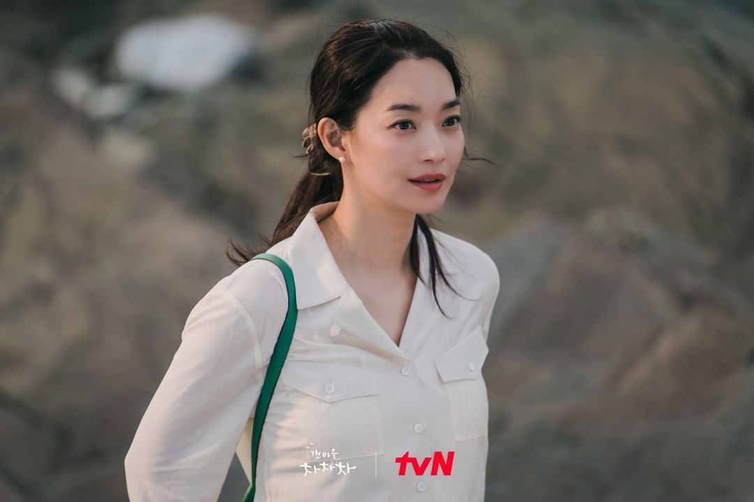 Shin Min Ah akui karakter perempuan yang dimainkannya dalam drama Korea Hometown Cha-cha-cha mirip seperti dirinya.
