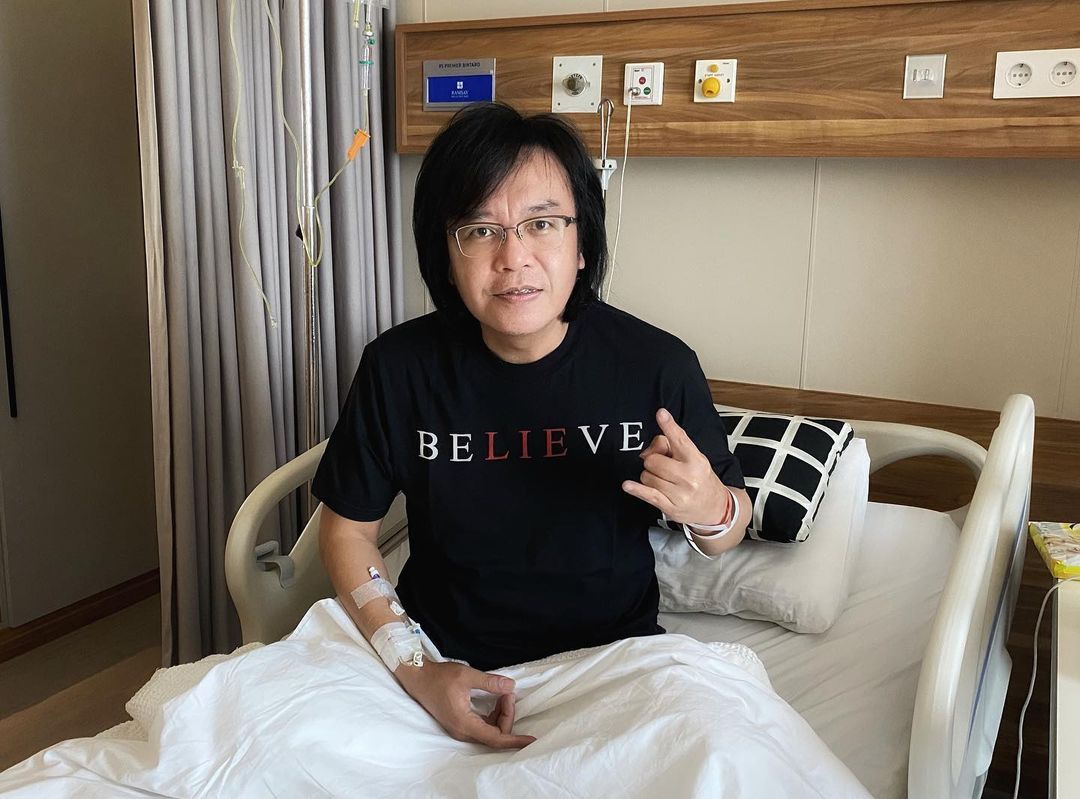 Ari Lasso menceritakan bahwa dirinya tengah mengidap penyakit langka, yaitu kanker DLBCL. Bagaimana penyakit tersebut bisa terjadi?