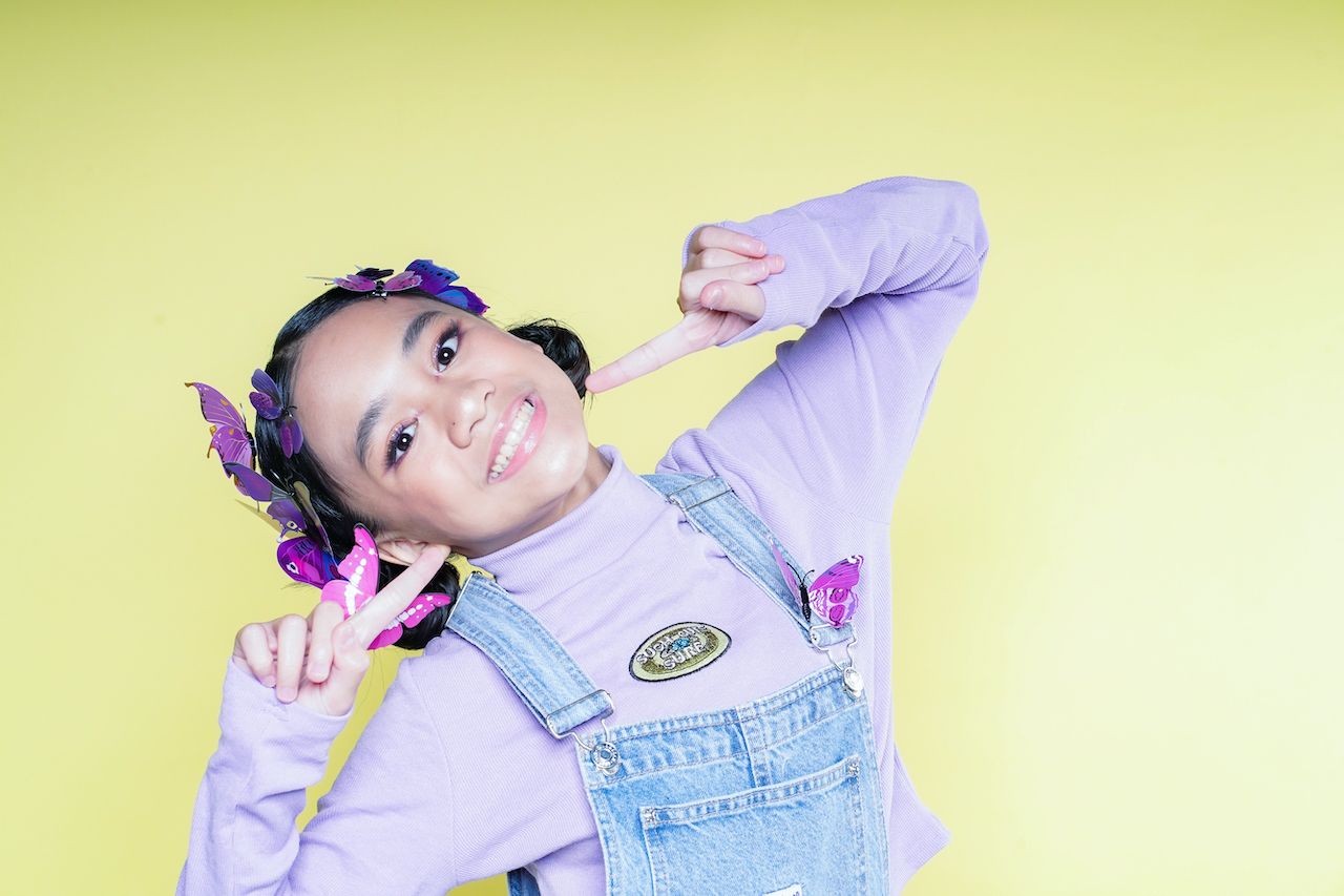 Neona, putri Nola Be3 dan Baldy akan menggelar Konser Virtual Bahasa Cinta Neona pada hari Minggu (12/9/2021) dengan mengusung konsep panggung 360.