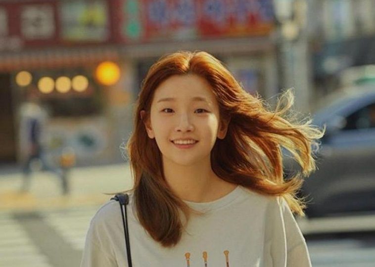 Beberapa berita menjadi topik hangat dan berita terpopuler. Mulai dari Park So Dam sakit kanker hingga Dhea Ananda yang hamil