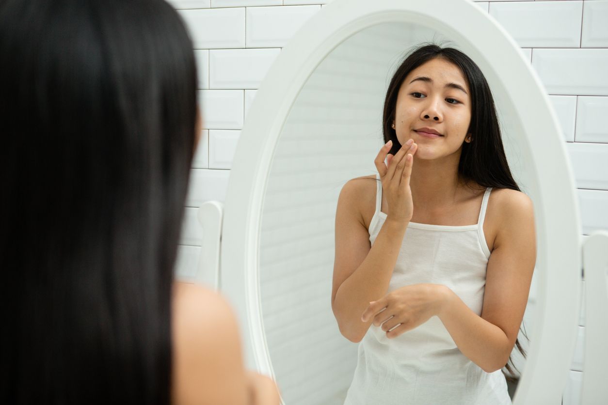 Tak bisa sembarangan, ternyata begini urutan memakai sleeping mask yang benar agar bisa memberimu manfaat maksimal. Seperti apa?