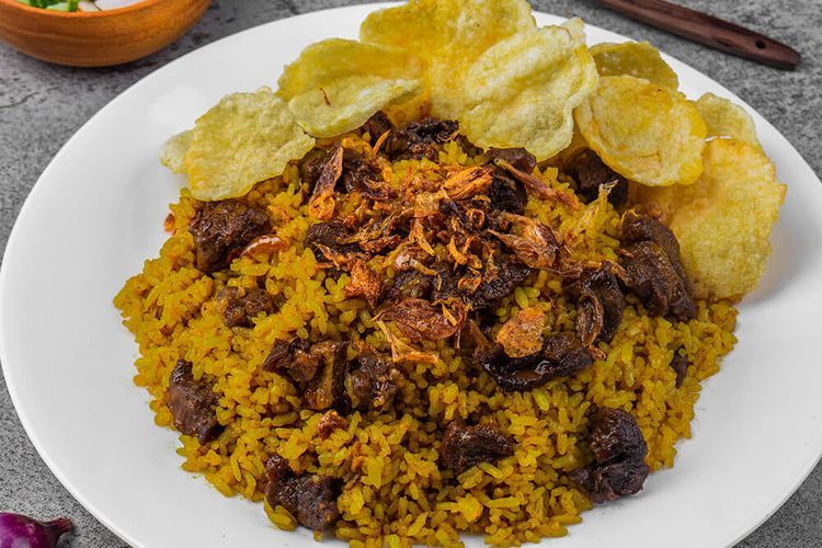 Kawan Puan, jika kamu pencinta kuliner maka sebaiknya cicipi berbagai rekomendasi kuliner malam yang legendaris di Jakarta berikut ini!