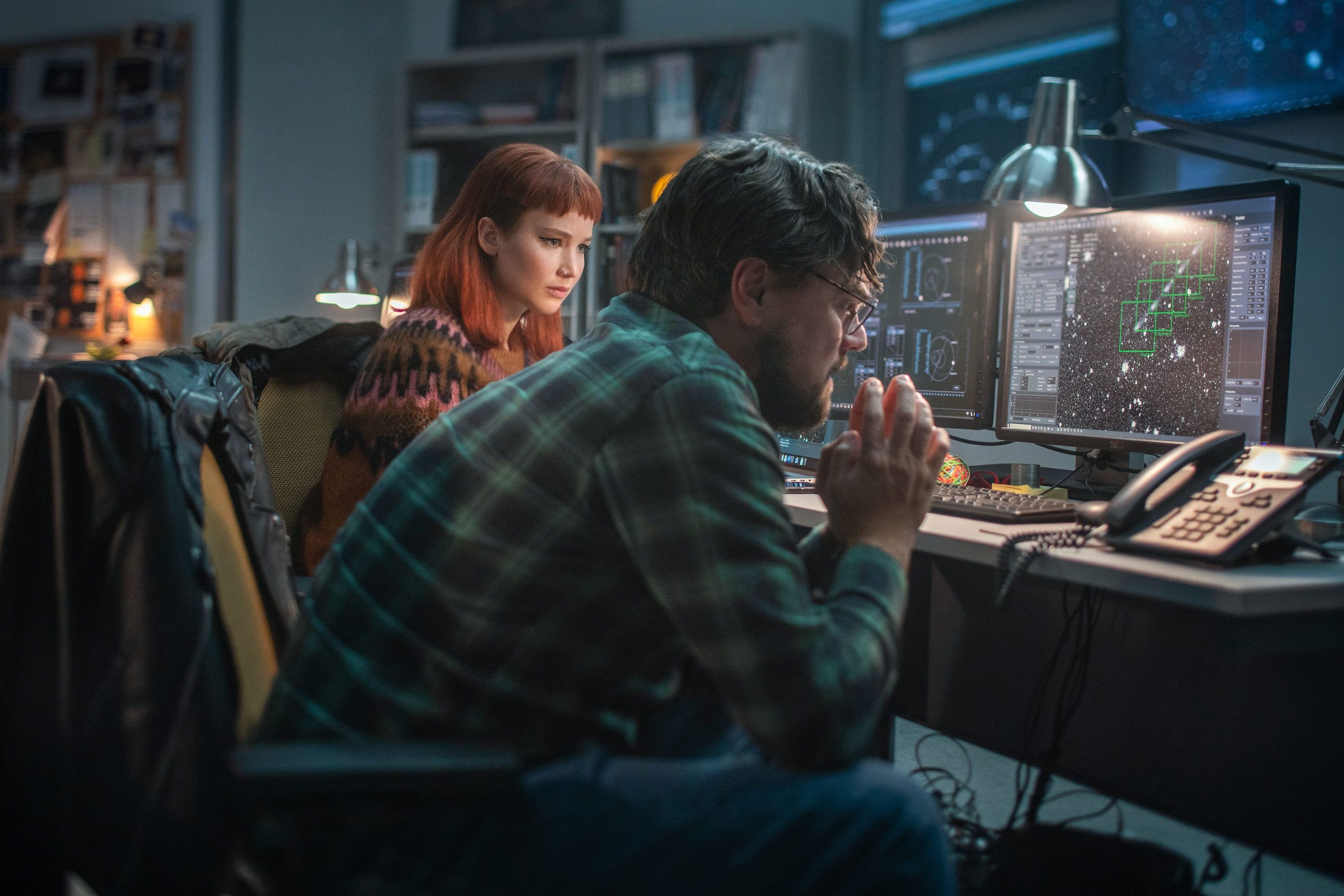 Akan tayang menjelang Natal 2021, berikut sinopsis film Don't Look Up, yang mengikuti kisah mahasiswi penemu komet dalam menyelamatkan dunia.
