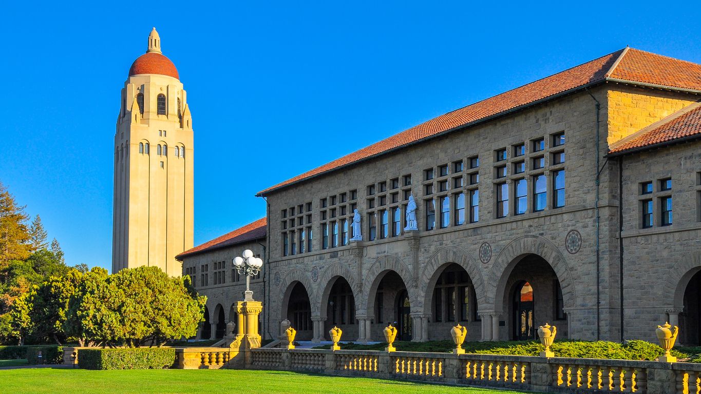 Berikut rangkuman 3 berita terpopuler Lady Boss selama hari Senin (21/9/2021), mulai dari beasiswa S2 di Stanford University hingga fitur TikTok Shop.